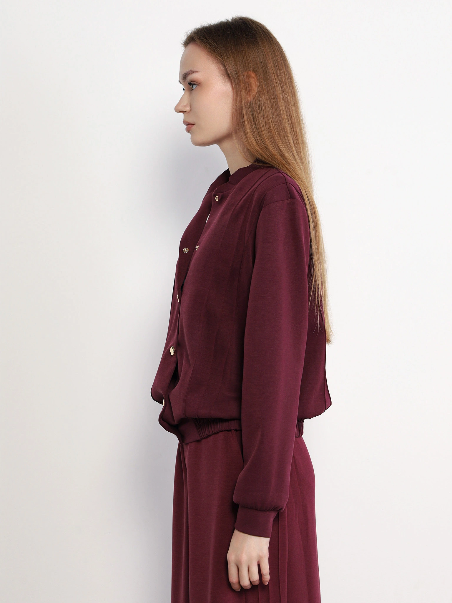 Жакет трикотажный бордового цвета прямого кроя